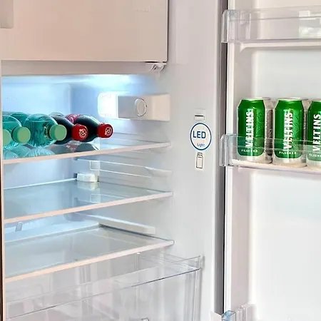 15 Minuten Fussweg Zum Stadion Und Privatparkplatz *