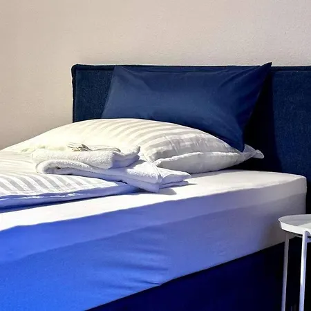 Apartment 15 Minuten Fussweg Zum Stadion Und Privatparkplatz