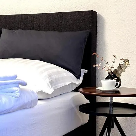 15 Minuten Fussweg Zum Stadion Und Privatparkplatz Apartment *