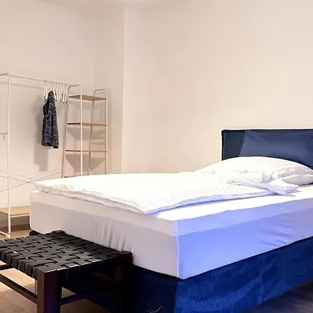 15 Minuten Fussweg Zum Stadion Und Privatparkplatz * Dortmund