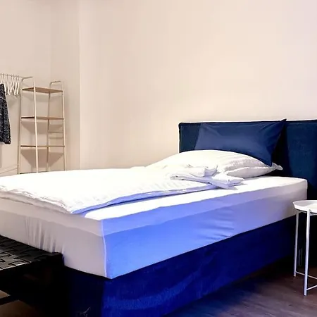 15 Minuten Fussweg Zum Stadion Und Privatparkplatz Apartment